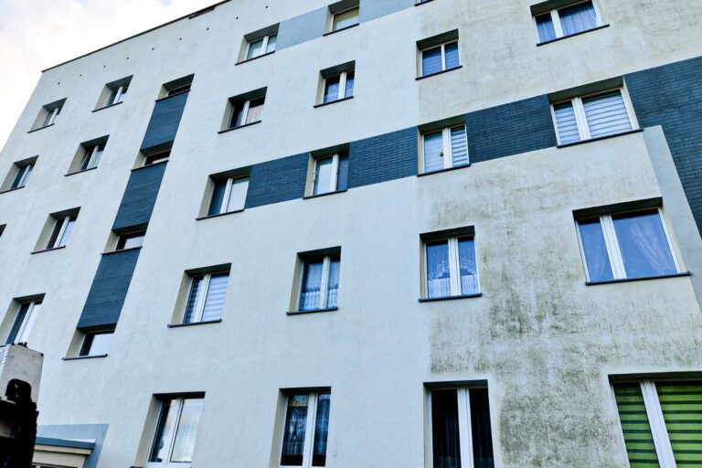 Czyszczenie elewacji - Gorzów Wielkopolski. Usługi alpinistyczne, firma alpinistyczna - Prace wysokościowe.